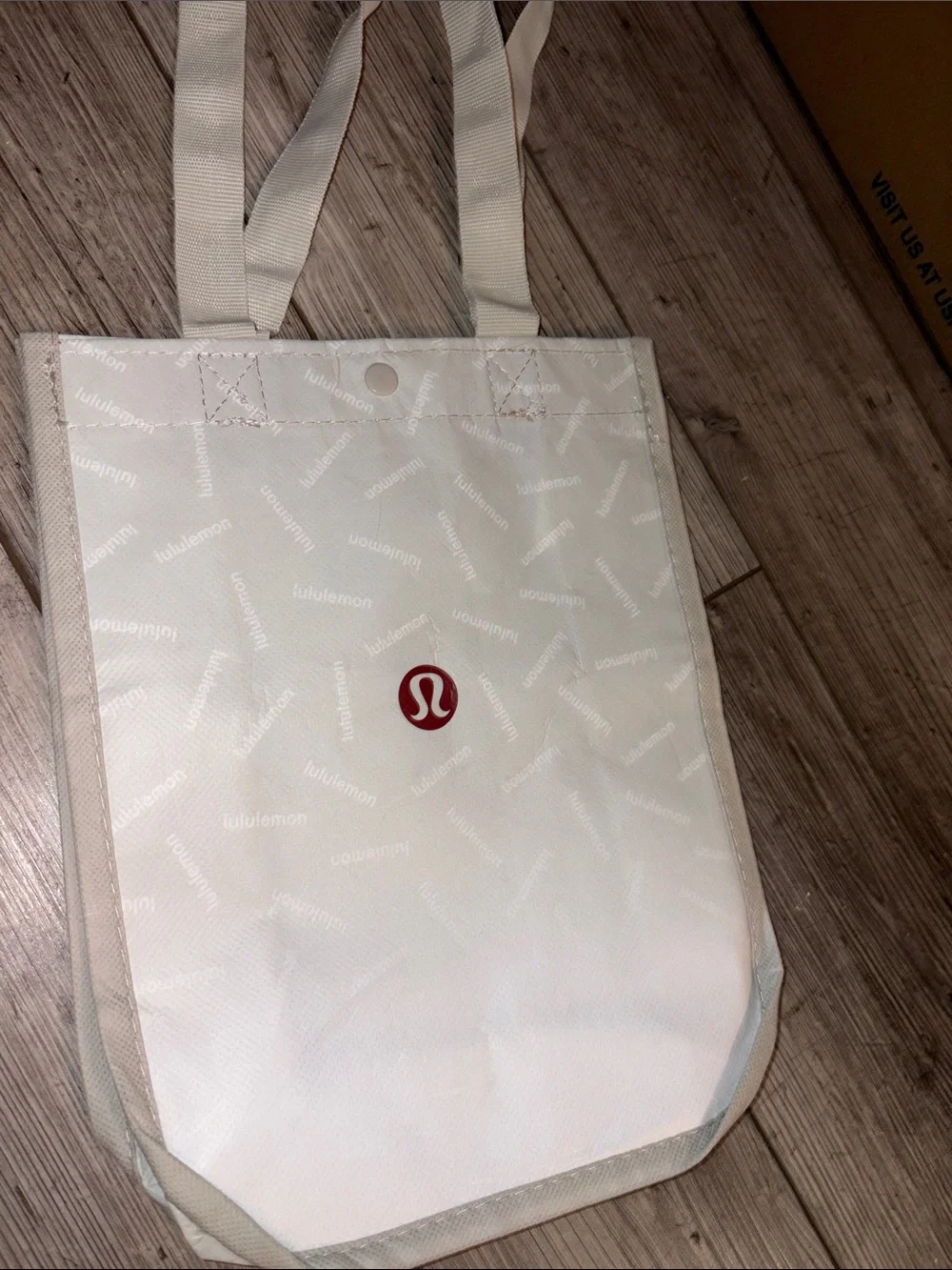 NWOT Lululemon bag